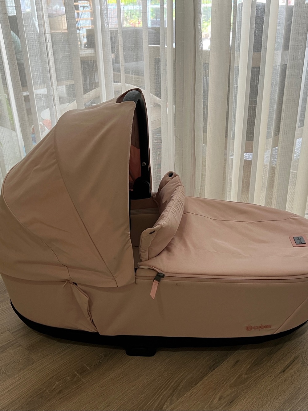 Cybex Priam Cot Bassinet in Pink - Picture 2 of 4